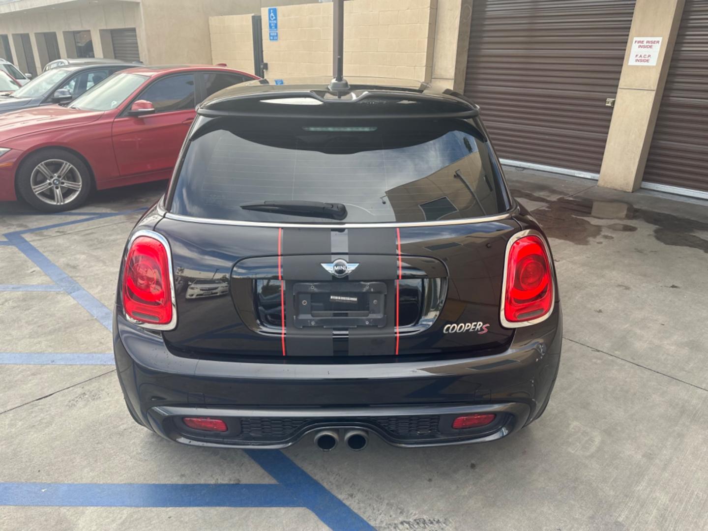 2016 Black /Black Mini Cooper (WMWXP7C56G2) with an 2.0 Turbo engine, Automatic transmission, located at 30 S. Berkeley Avenue, Pasadena, CA, 91107, (626) 248-7567, 34.145447, -118.109398 - Navigation! Moon-roof! Leather! Low Miles! - Photo#9